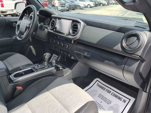 Used 2021 Toyota Tacoma TRD Off-Road w/ Technology Package AWD/4WD image 21