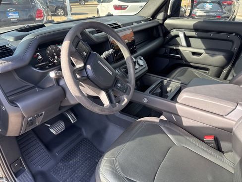 Used 2023 Land Rover Defender 110 V8 image 11