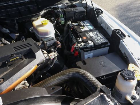 Used 2018 RAM 2500 Tradesman w/ Chrome Appearance Group RWD image 16