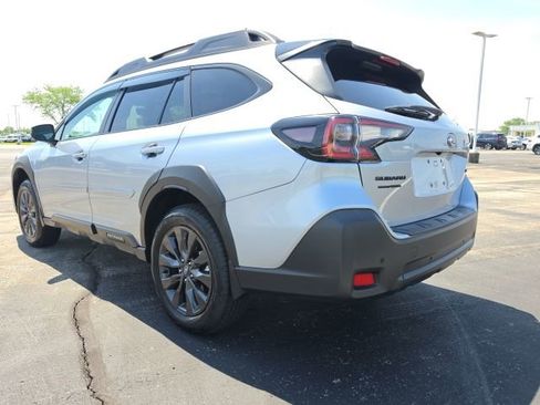 Used 2025 Subaru Outback Onyx Edition AWD/4WD image 6