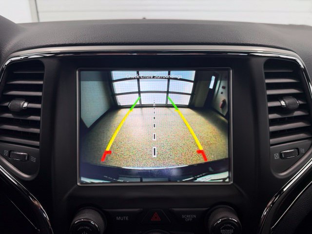 Used 2018 Jeep Grand Cherokee Limited AWD/4WD image 17