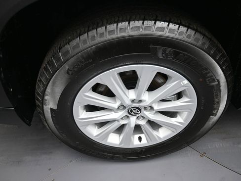 Certified 2025 Toyota Grand Highlander AWD image 12