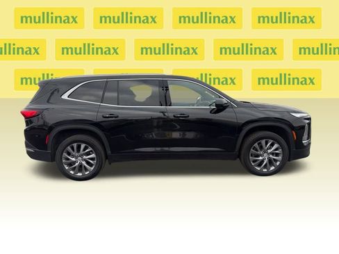 Used 2025 Buick Enclave Preferred image 9