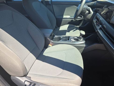 Used 2025 Kia K4 FWD image 10