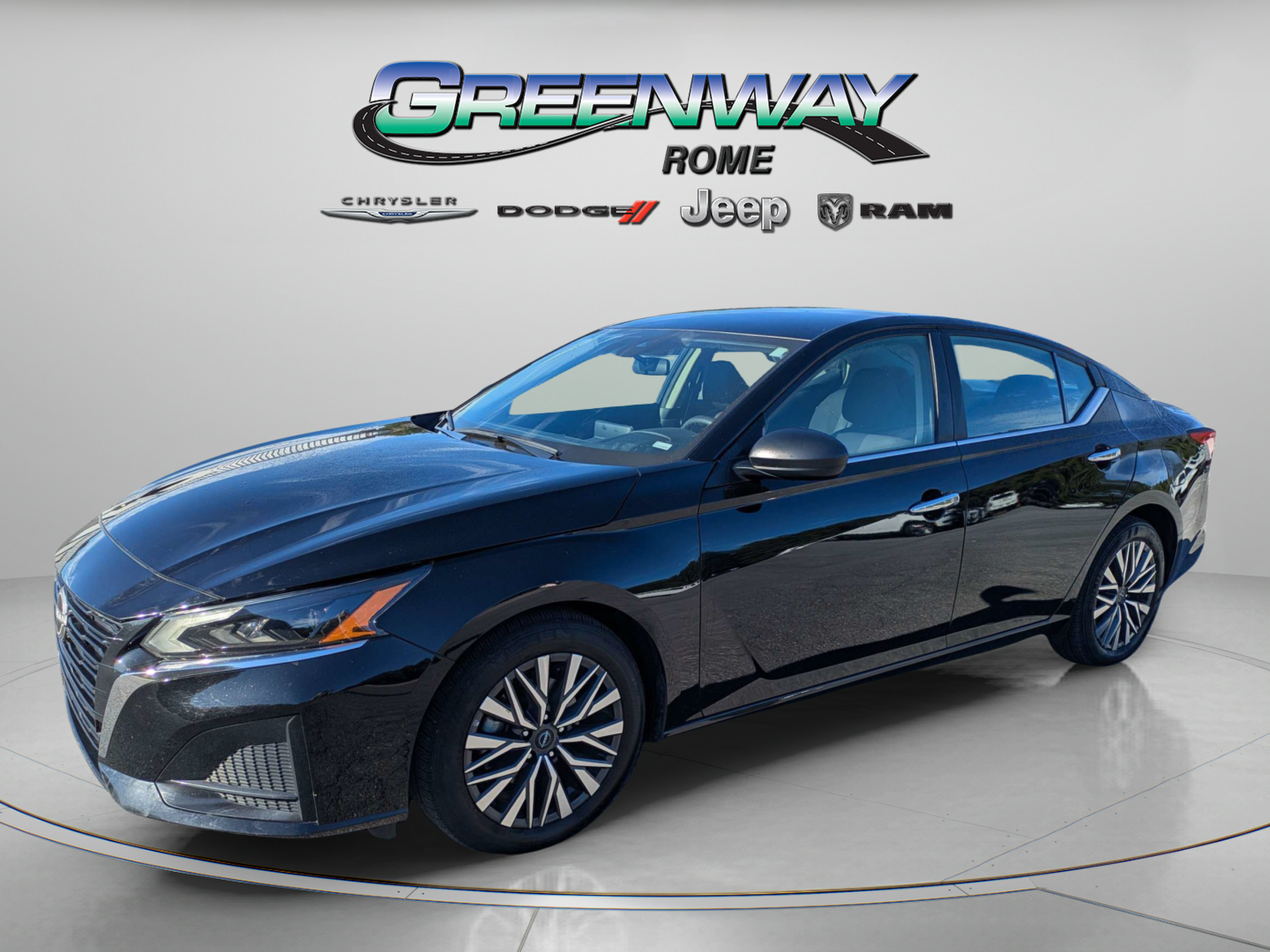 Used 2025 Nissan Altima 2.5 SV FWD image 4