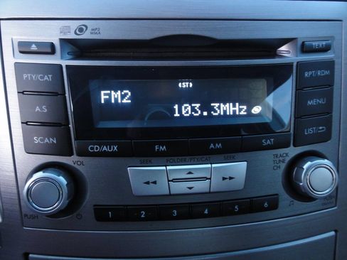 Used 2013 Subaru Legacy 2.5i Premium w/ All-Weather Pkg image 28