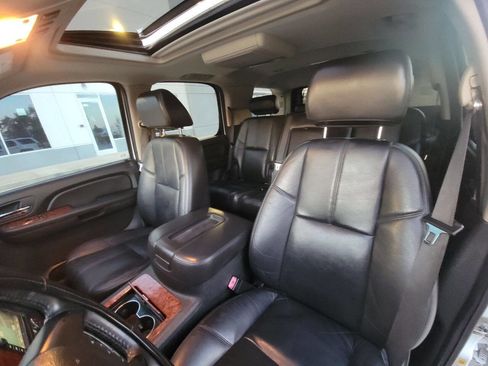Used 2008 Chevrolet Tahoe LTZ w/ LTZ Preferred Equipment Group image 9