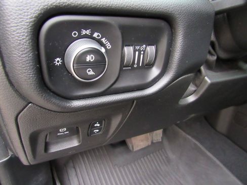 Used 2019 RAM 1500 Big Horn AWD/4WD image 21