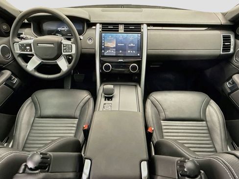 Used 2025 Land Rover Discovery S AWD/4WD image 13