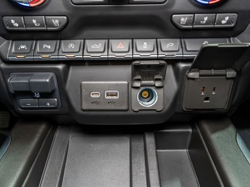 Used 2021 GMC Sierra 1500 SLT w/ SLT Premium Plus Package image 28