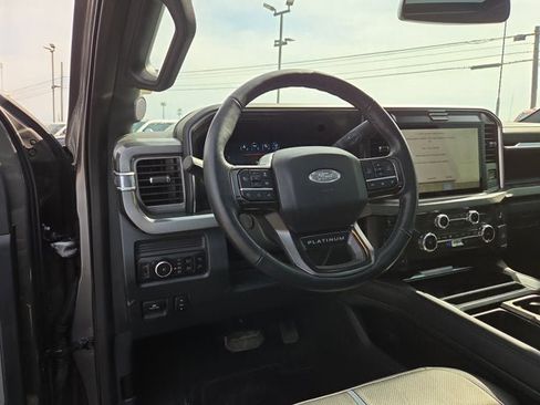 Used 2025 Ford F250 Platinum image 8
