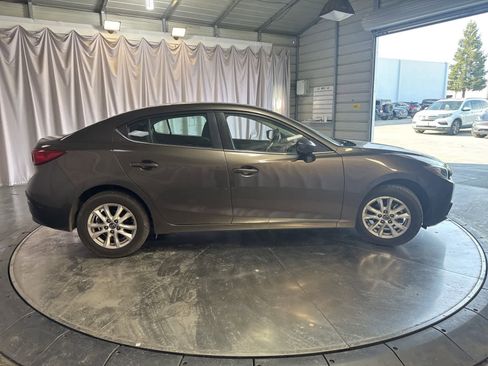 Used 2016 MAZDA MAZDA3 i Sport w/ Preferred Equipment Package image 4