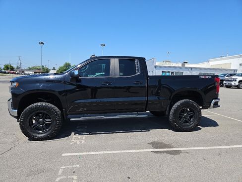 Used 2020 Chevrolet Silverado 1500 LT AWD/4WD image 1
