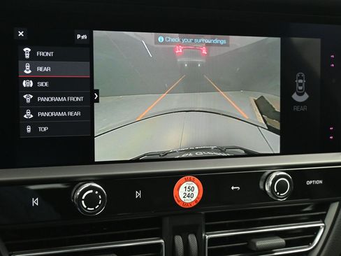Certified 2026 Porsche Macan AWD/4WD image 17