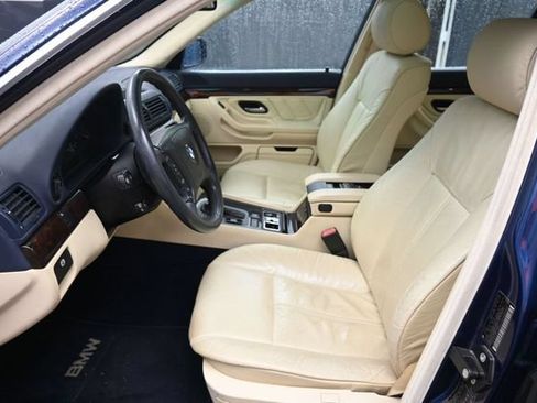 Used 2001 BMW 740i RWD image 16