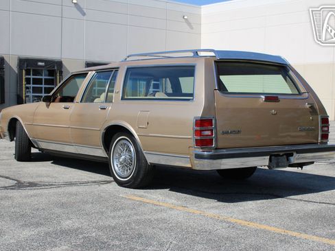 Used 1987 Chevrolet Caprice Classic RWD image 2