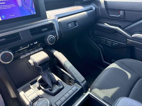 Certified 2025 Toyota 4Runner SR5 AWD/4WD image 24