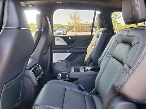 Certified 2025 Lincoln Aviator Black Label image 31