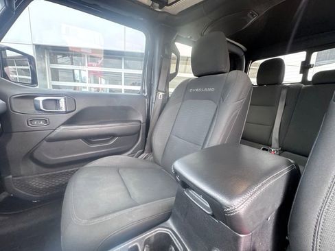 Used 2020 Jeep Gladiator Overland image 19