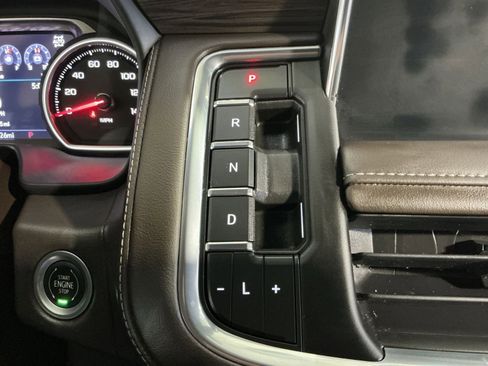 Used 2021 Chevrolet Suburban Z71 w/ Z71 Off-Road Package image 27