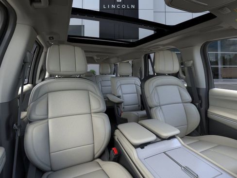 New 2025 Lincoln Navigator L Reserve image 10