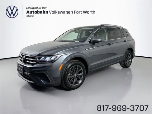Certified 2022 Volkswagen Tiguan SE image 1