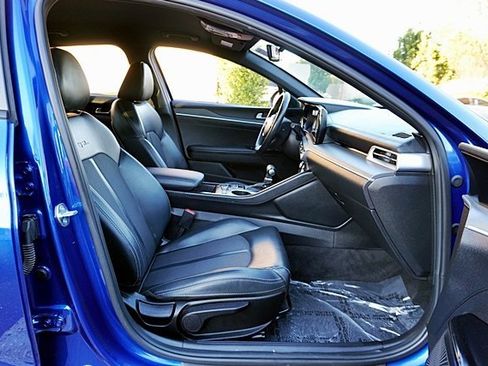 Used 2023 Kia K5 GT-Line image 11