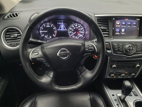 Used 2019 Nissan Pathfinder SL image 22