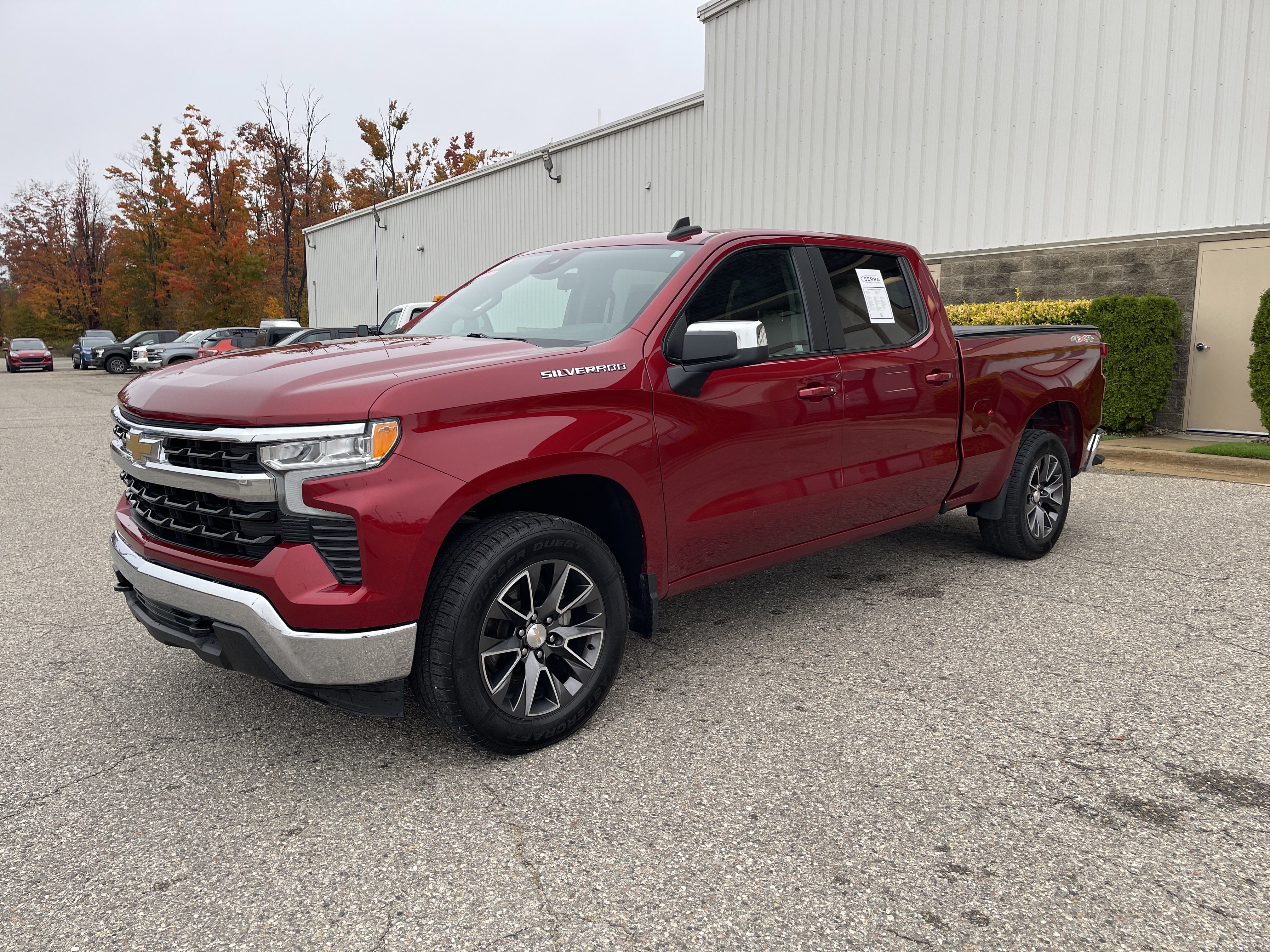 Used 2023 Chevrolet Silverado 1500 LT AWD/4WD image 7
