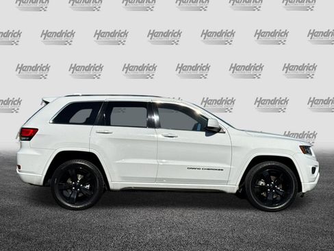 Used 2015 Jeep Grand Cherokee Altitude image 3