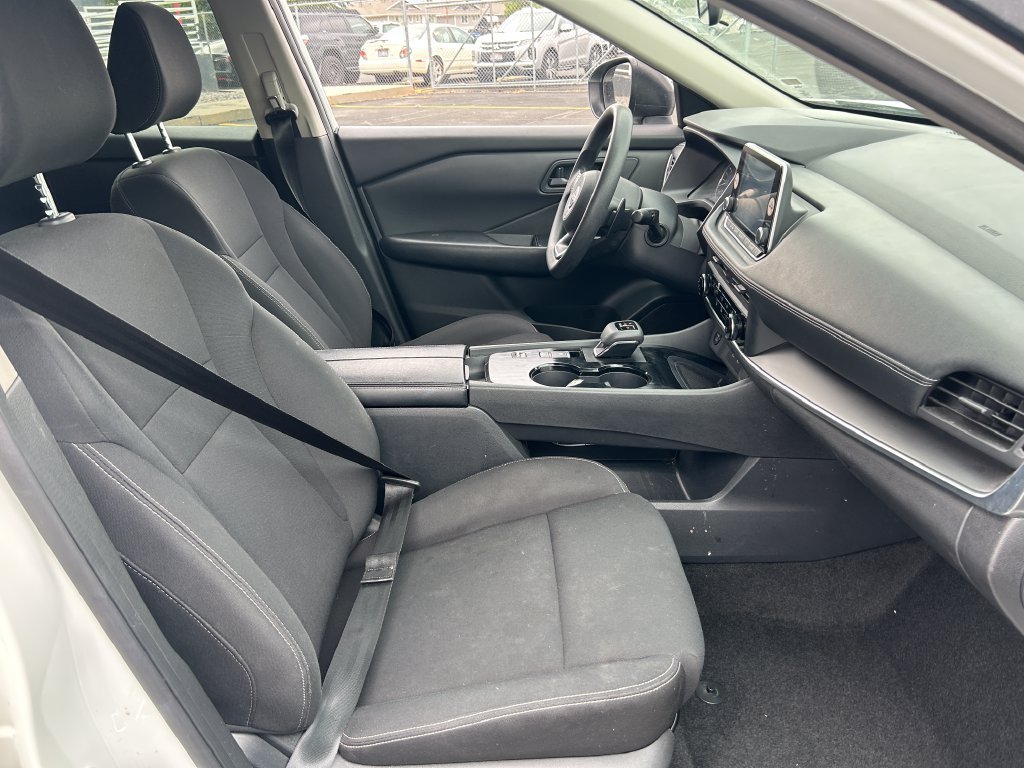 Used 2024 Nissan Rogue S FWD image 31