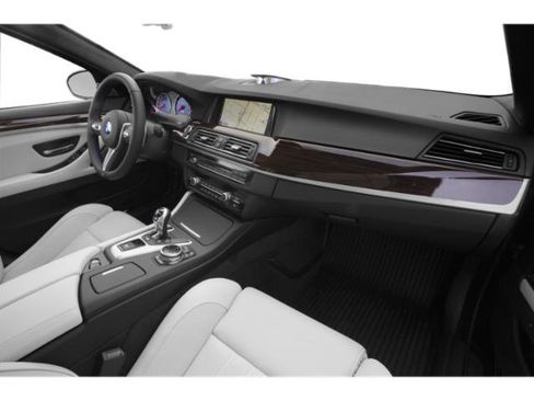 Used 2015 BMW M5 RWD image 19