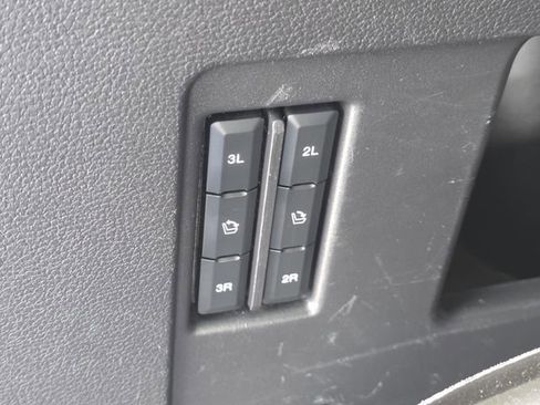 Used 2018 Ford Expedition Limited RWD image 11