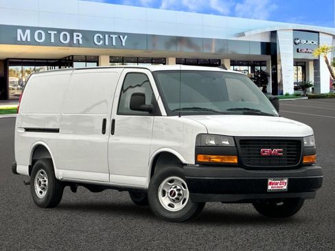 New 2025 GMC Savana 3500 w/ Driver Convenience Package RWD image 2
