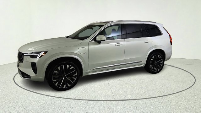 New 2026 Volvo XC90 T8 Plus w/ Protection Package AWD/4WD image 3