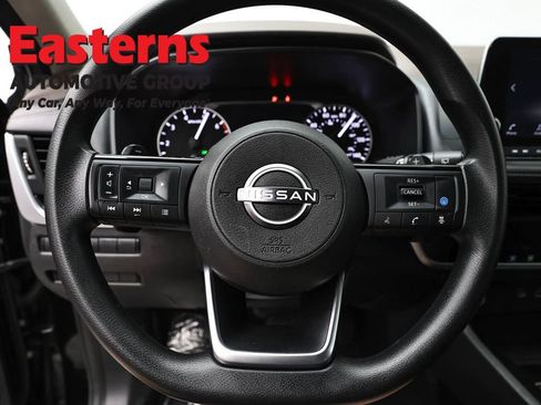 Used 2023 Nissan Rogue SV FWD image 10