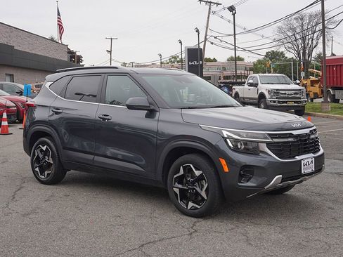 Used 2024 Kia Seltos EX AWD/4WD image 47