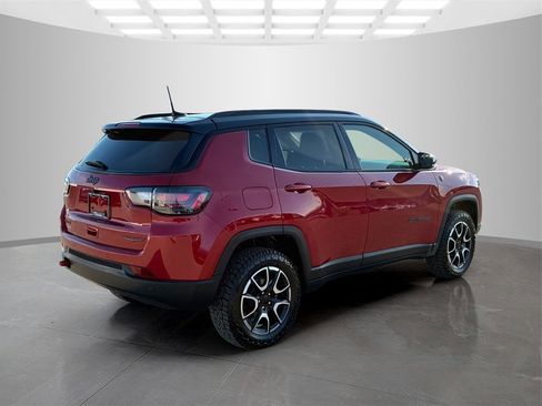 Used 2024 Jeep Compass Trailhawk w/ Trailhawk Elite Group image 5