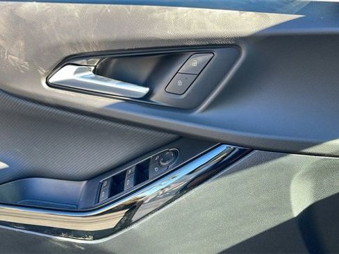 New 2026 Chevrolet Equinox LT w/ Convenience Package II image 28