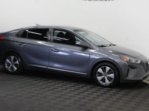 Used 2018 Hyundai Ioniq Plug-In Hybrid FWD image 3