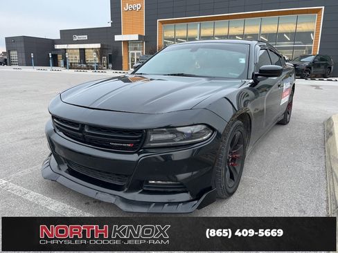 Used 2016 Dodge Charger SXT image 1