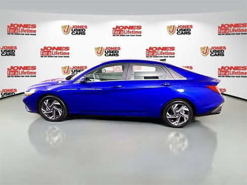 Certified 2024 Hyundai Elantra SEL w/ Convenience Package image 16