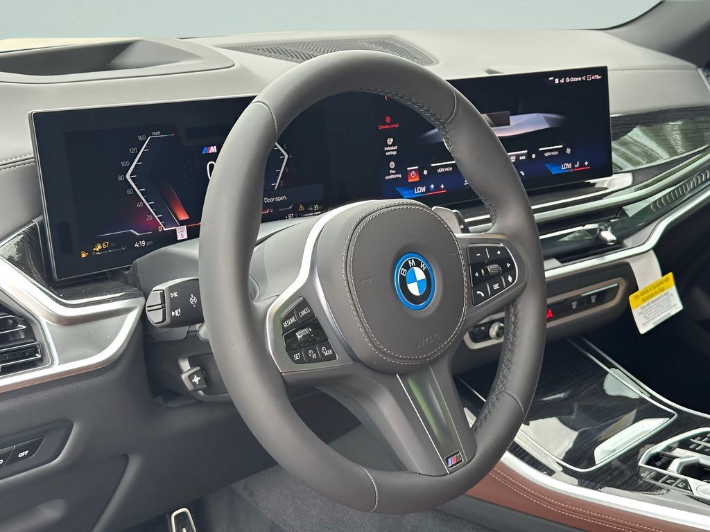 New 2026 BMW X5 xDrive50e w/ M Sport Package AWD/4WD image 13