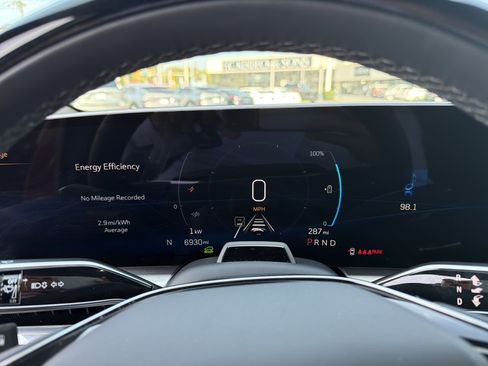 Used 2024 Cadillac Lyriq Luxury image 17