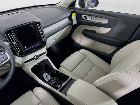 New 2026 Volvo XC40 B5 Plus w/ Protection Package Premier image 21