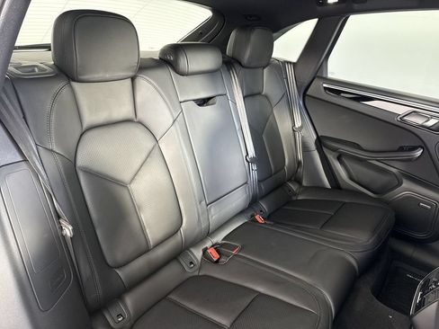 Certified 2024 Porsche Macan S AWD/4WD image 23