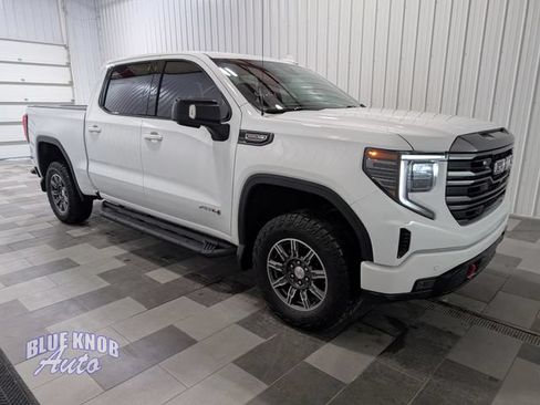 Used 2024 GMC Sierra 1500 AT4 w/ Technology Package AWD/4WD image 6