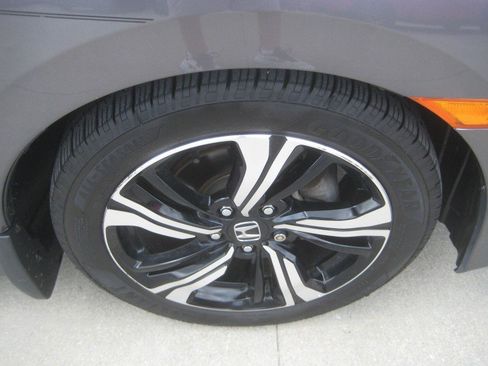 Used 2017 Honda Civic Touring image 10