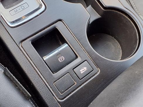 Used 2016 Subaru Legacy 3.6R Limited image 25