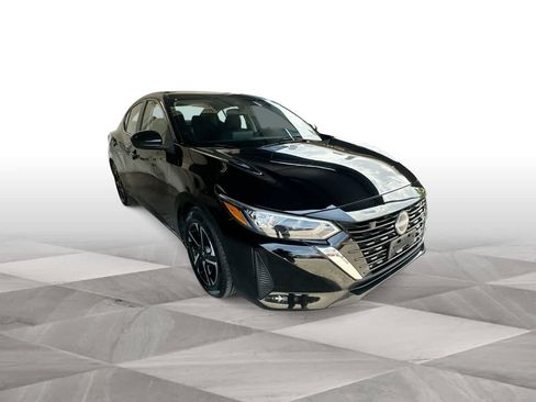 Used 2025 Nissan Sentra SV FWD image 2